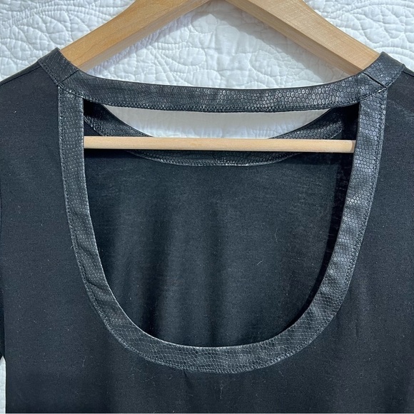 CLUB MONACO Faux Leather Trim, Lyocell Silky 3/4 Sleeve Top, Size X-Small - Picture 9 of 11